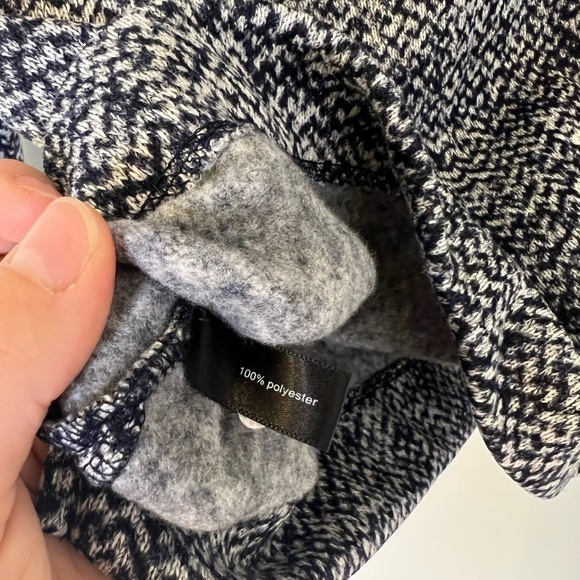 2/$25 The Limited - Pullover Sweatshirt - Picture 7 of 7